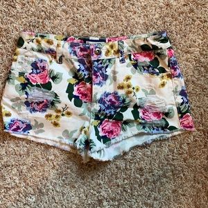 Forever 21 floral Jean shorts sz 27